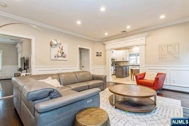 20 Holland Ave - Photo 4 of 25