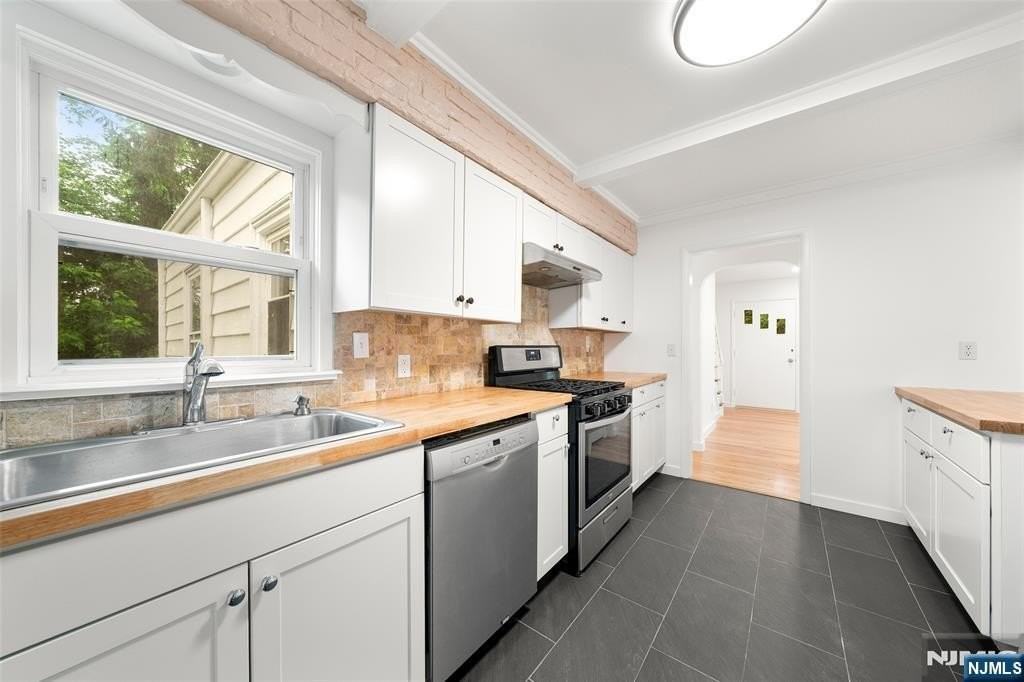 85 Serpentine Rd - Photo 6 of 24