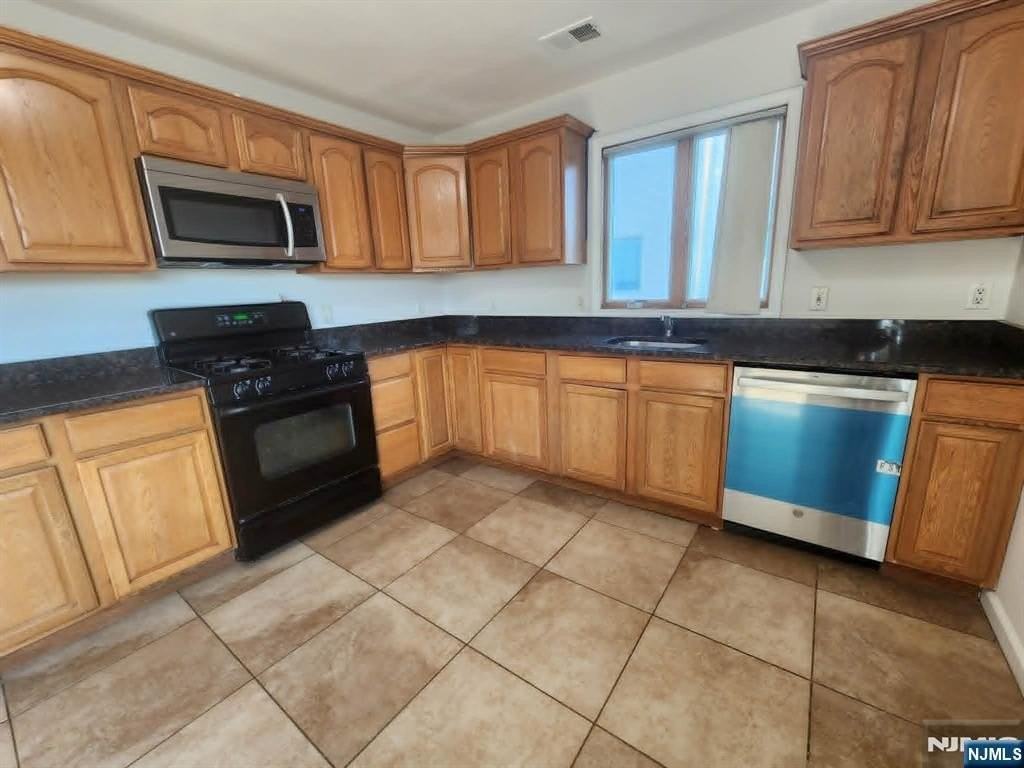 226 Newark Ave - Photo 2 of 15