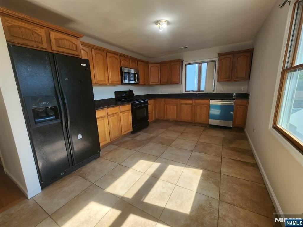 226 Newark Ave - Photo 3 of 15