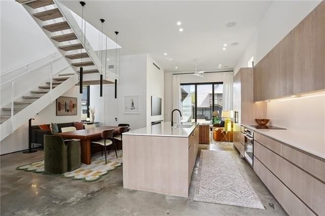 1435 Euterpe St - Photo 5 of 38