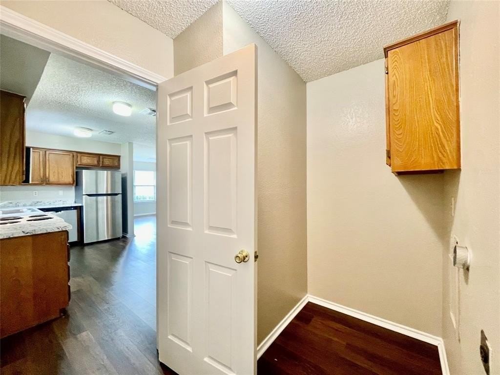 524 Strata Dr - Photo 6 of 17