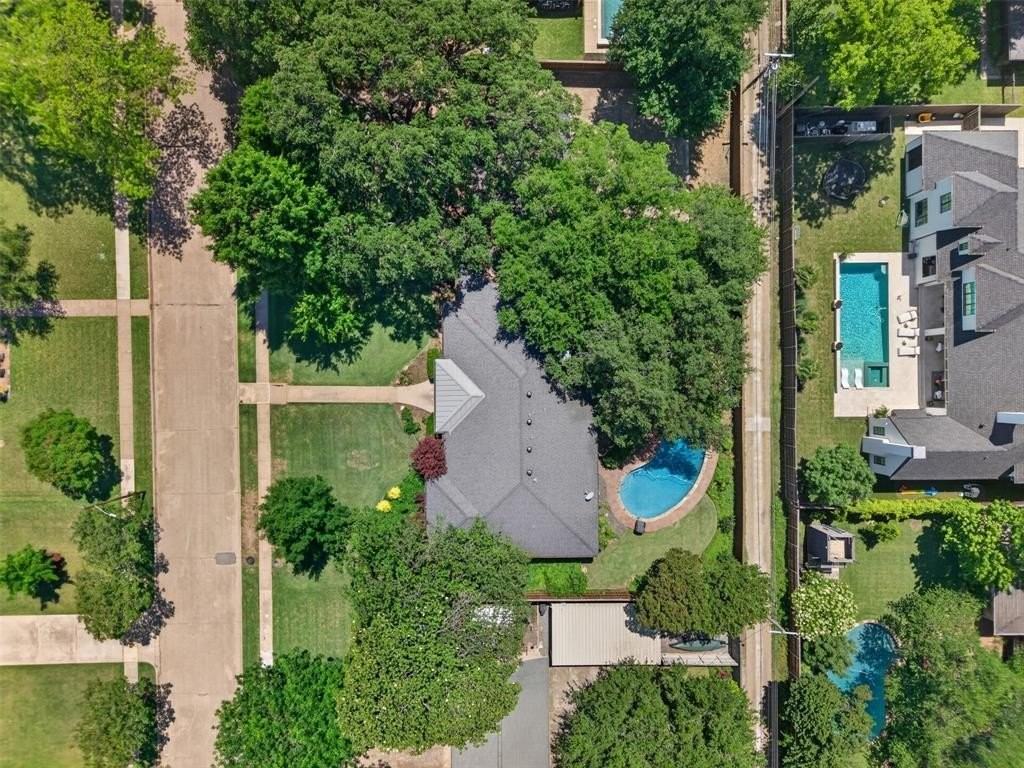 7141 Twin Tree Ln - Photo 3 of 24