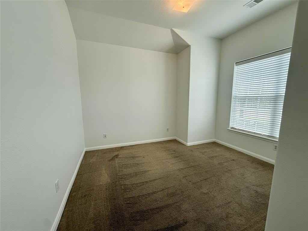 205 Oriole Dr - Photo 3 of 29