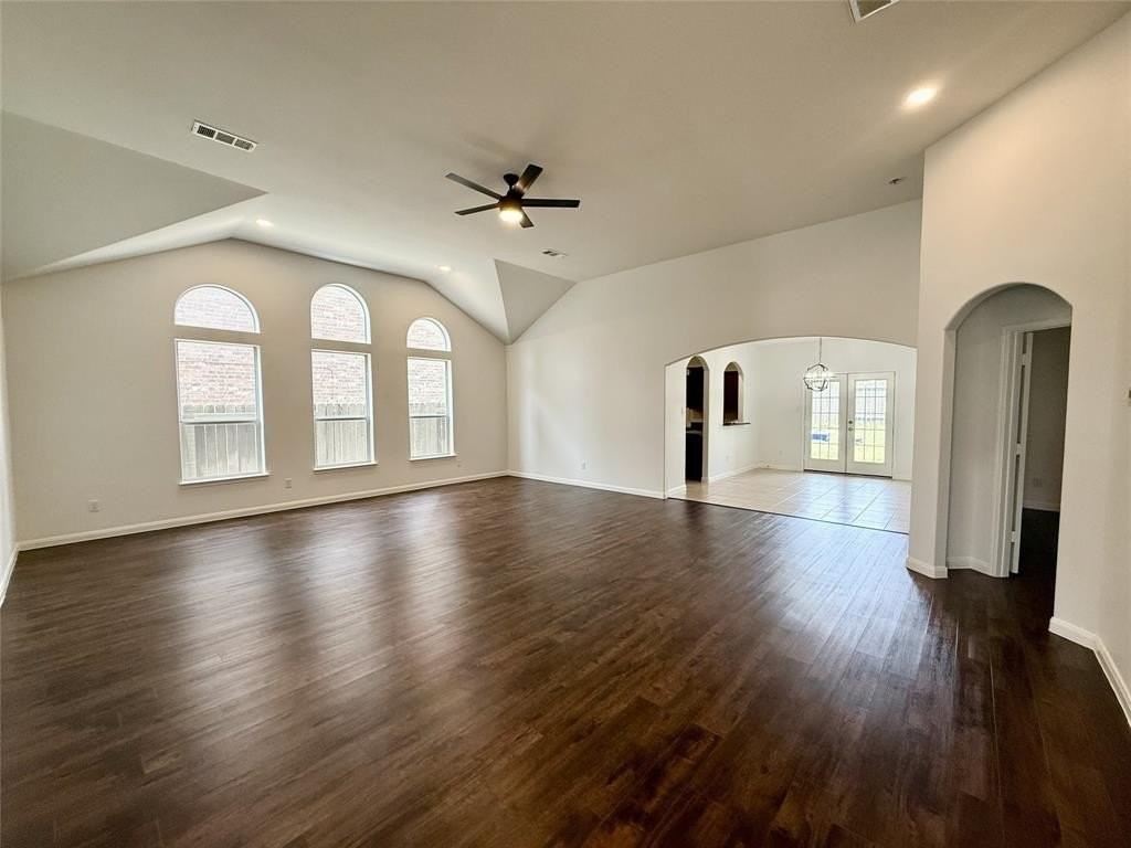 205 Oriole Dr - Photo 7 of 29