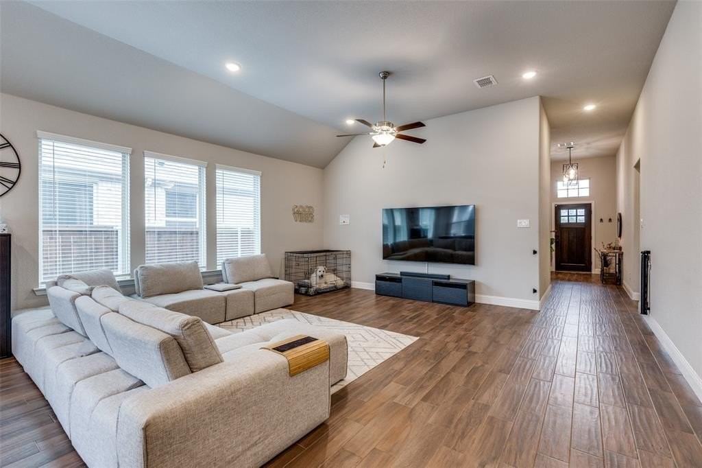 105 Lemley Dr - Photo 7 of 25