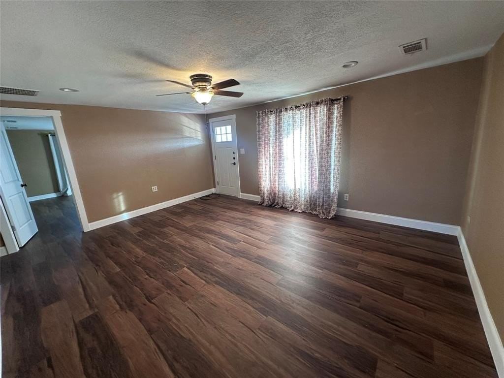 9045 Fm 121 - Photo 7 of 30