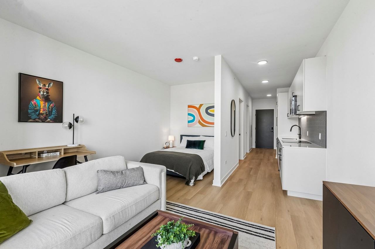 1100 W Grand Ave #306