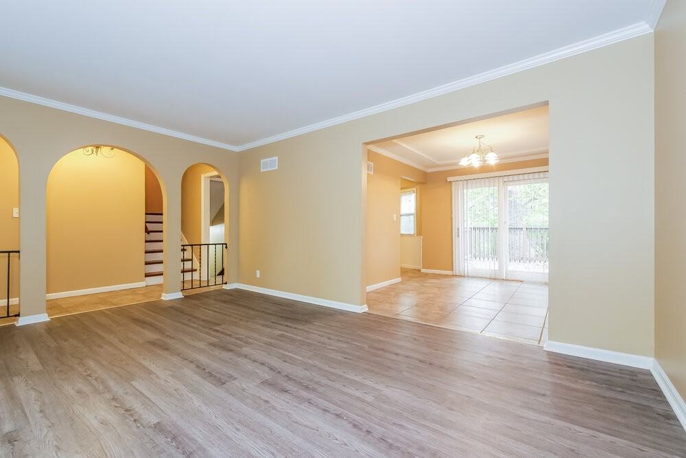 9915 Westgate St - Photo 6 of 18
