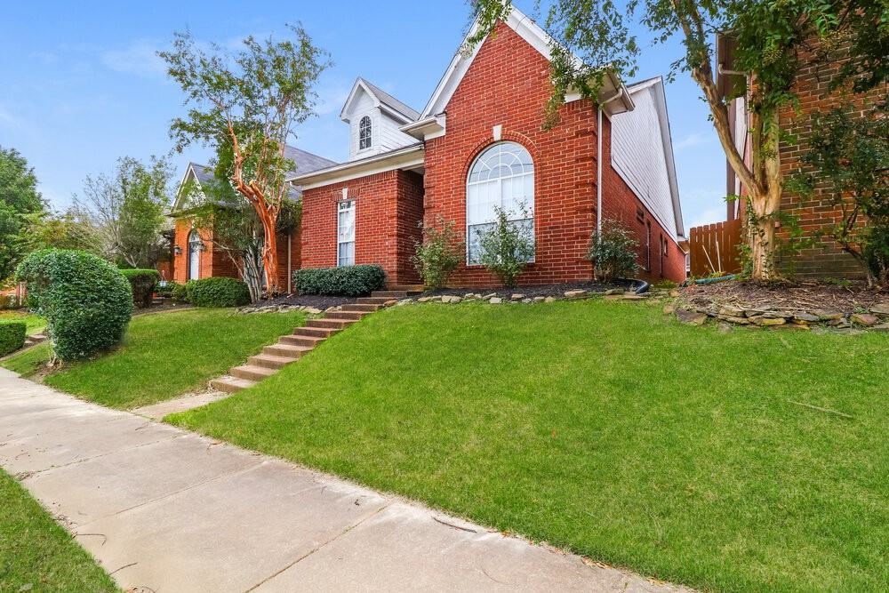8691 Overcup Oaks Dr - Photo 2 of 25