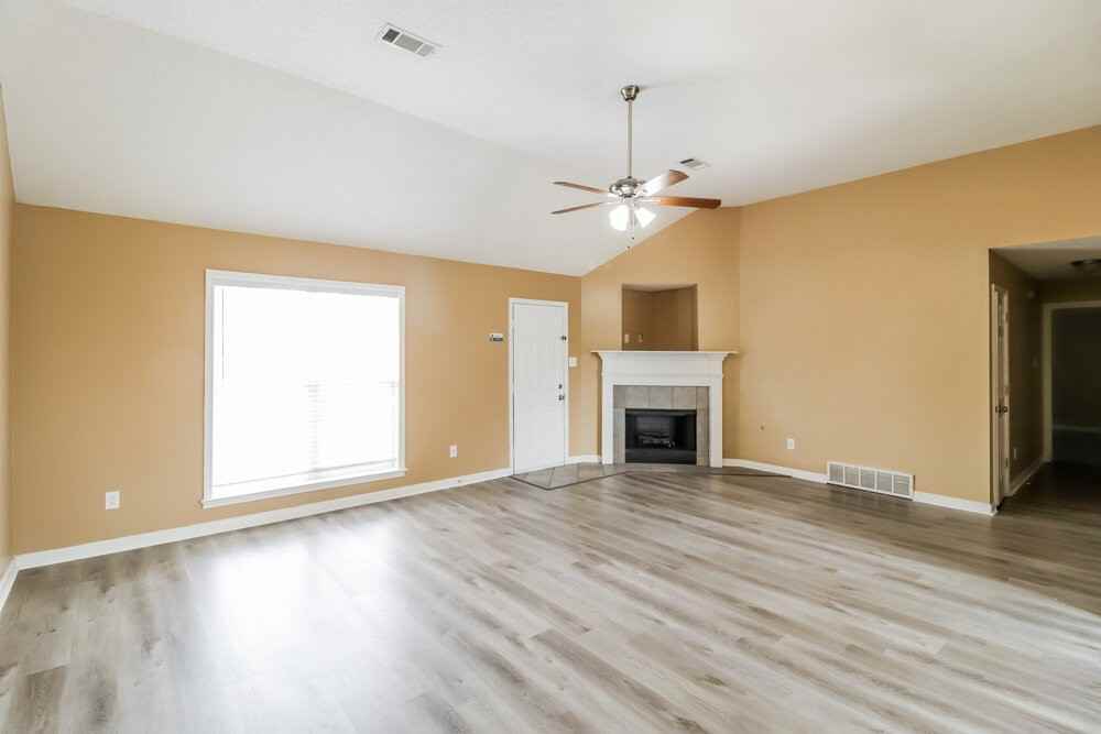 1489 Mcallen Cv - Photo 4 of 16