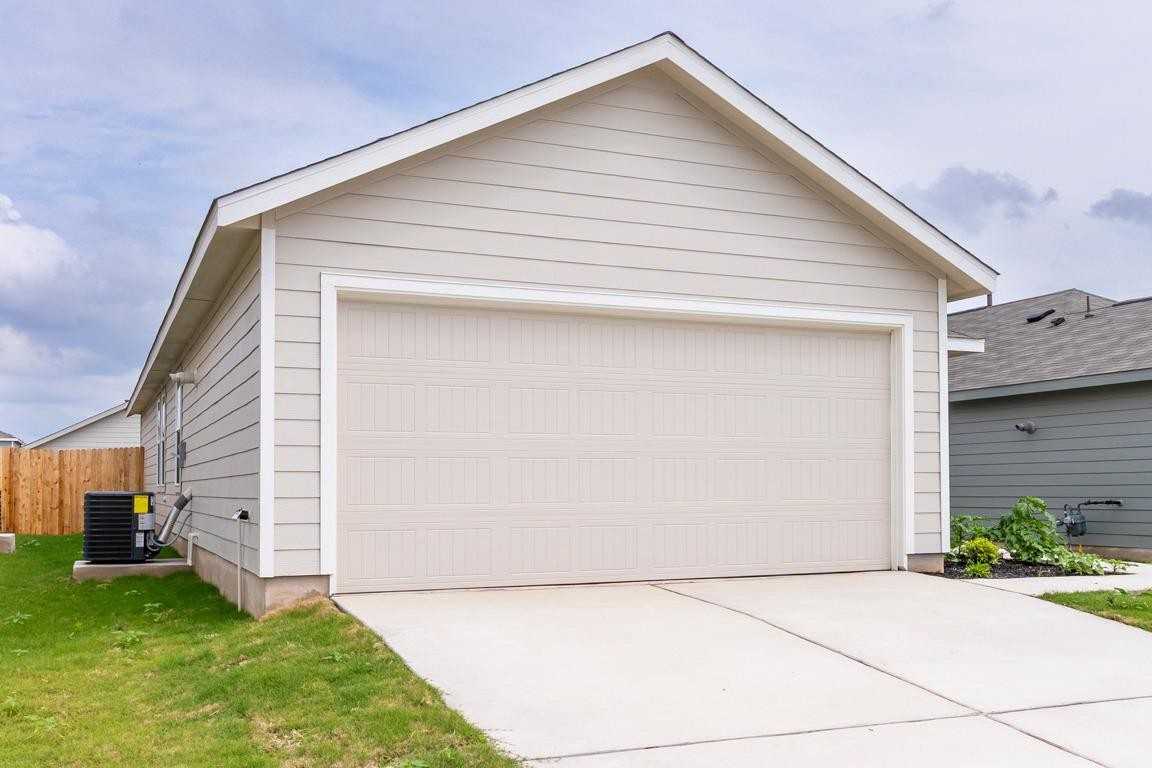 208 Skyfire Street - Photo 3 of 39