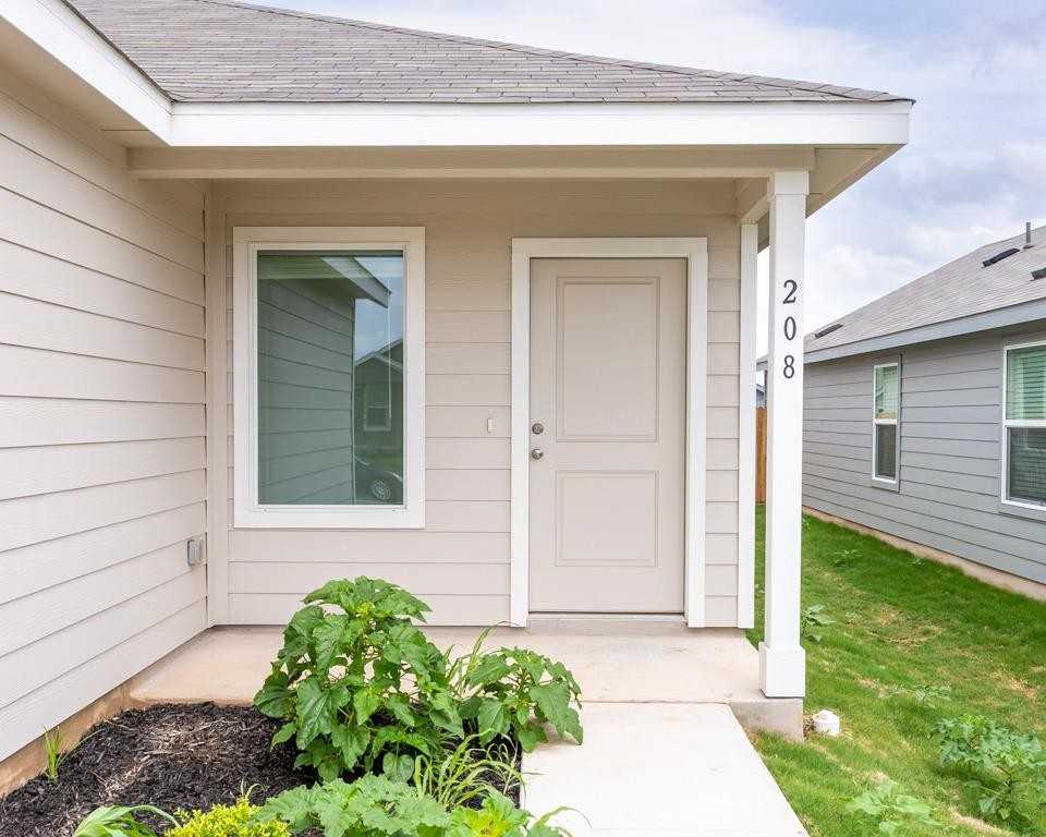 208 Skyfire Street - Photo 5 of 39