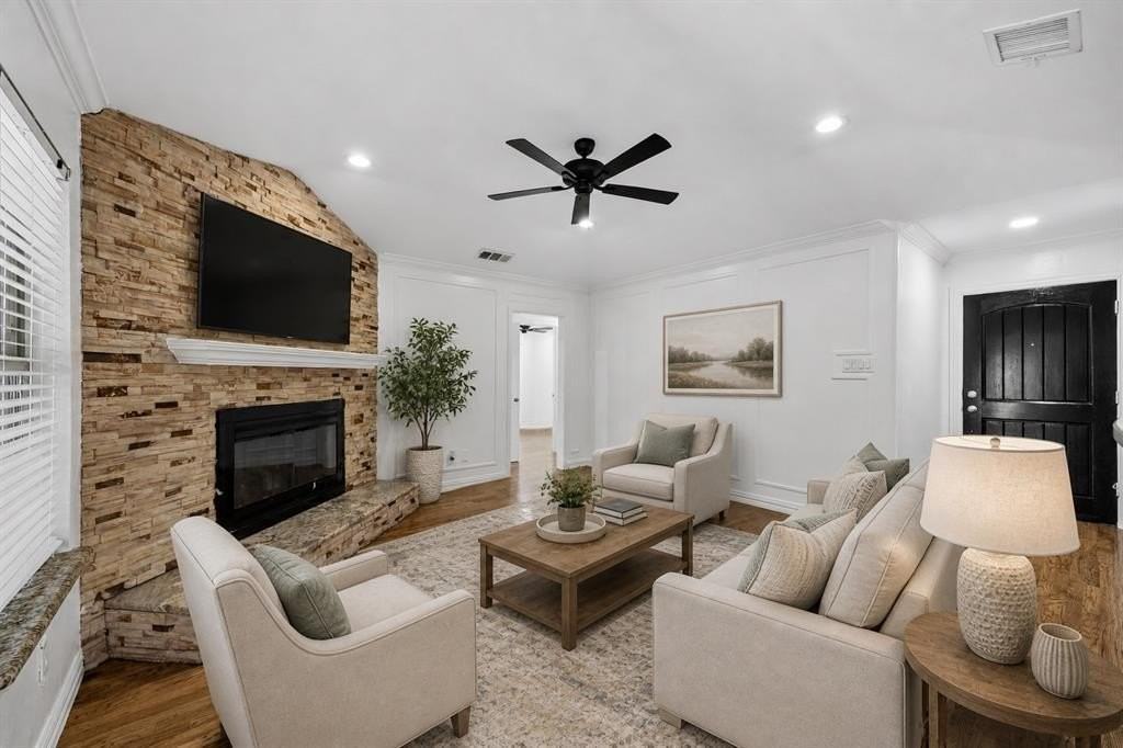 6315 Sachse St - Photo 3 of 25