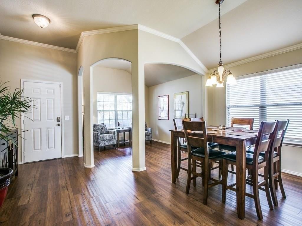 10333 Bradshaw Dr - Photo 3 of 20