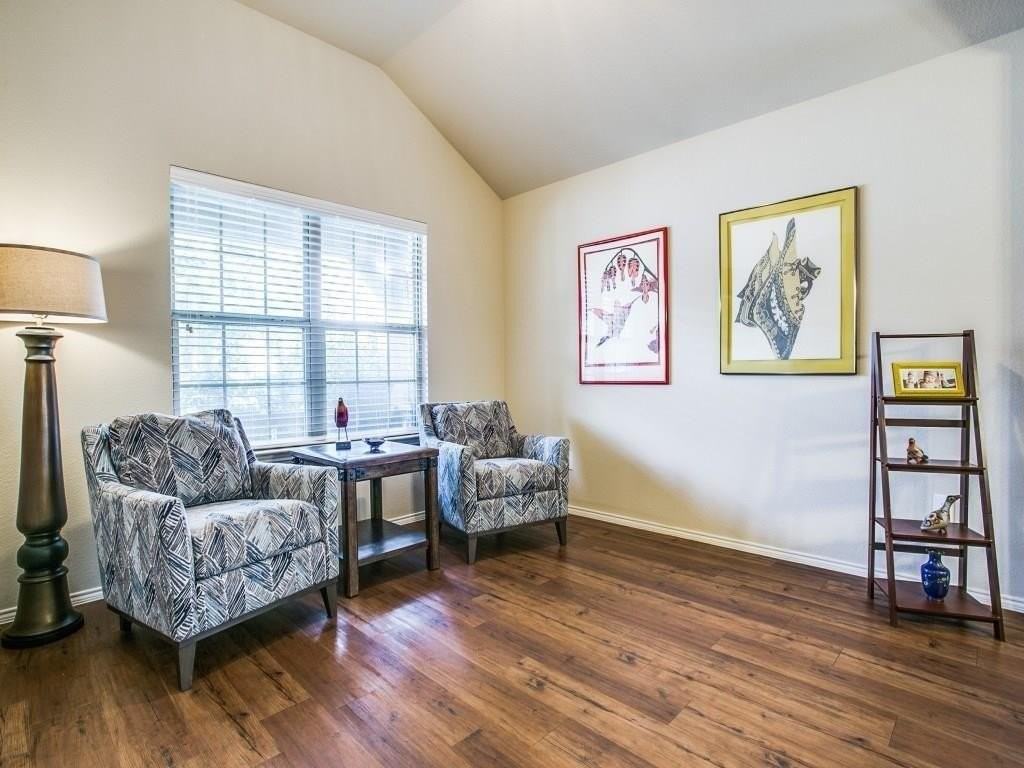 10333 Bradshaw Dr - Photo 4 of 20