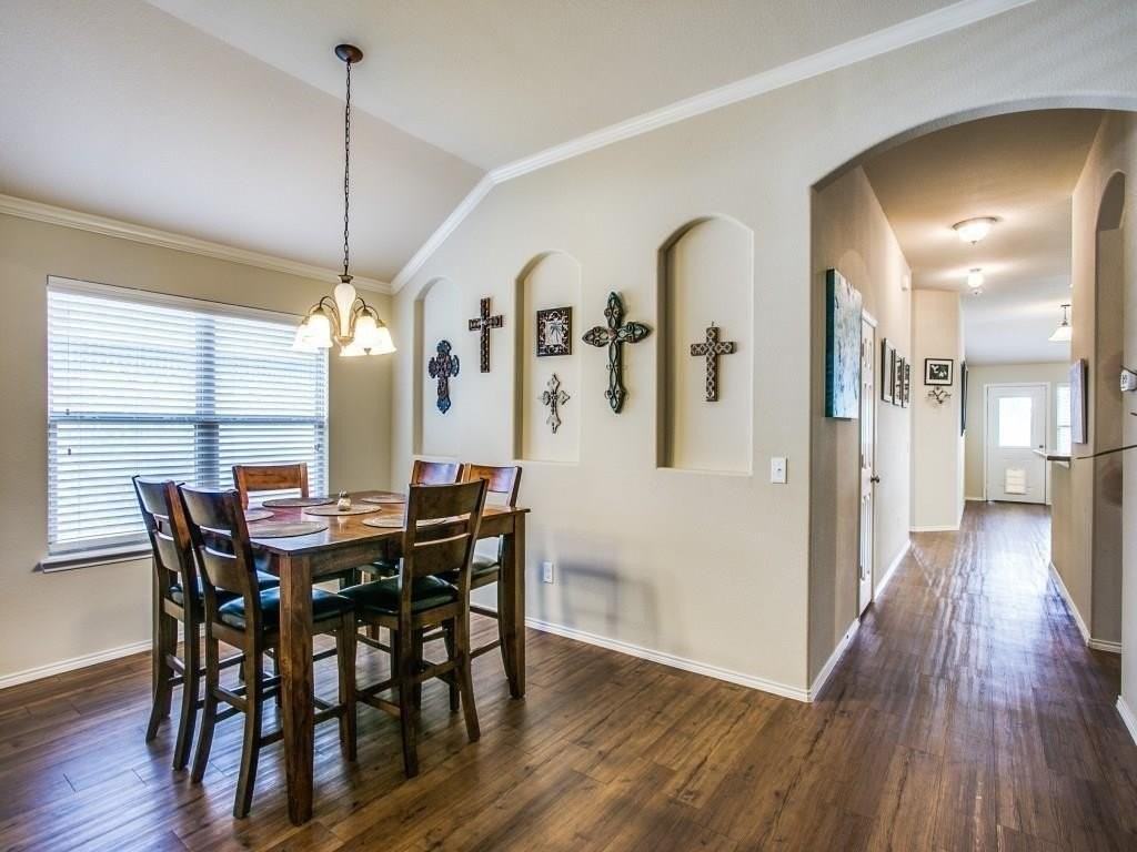 10333 Bradshaw Dr - Photo 5 of 20