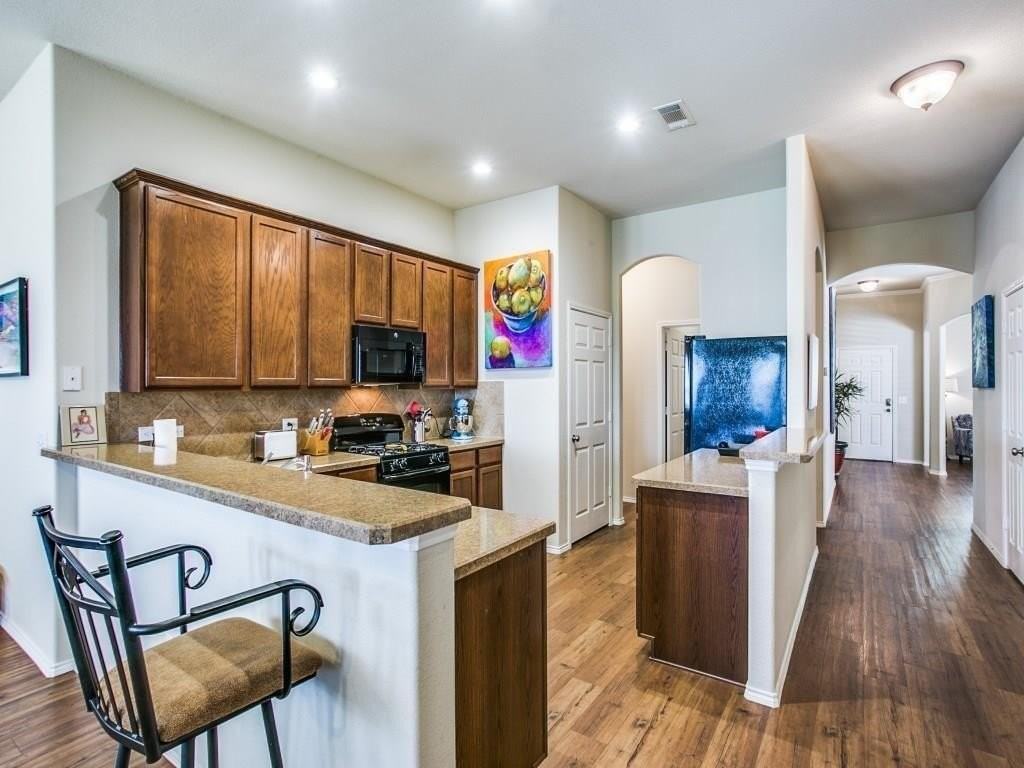 10333 Bradshaw Dr - Photo 6 of 20