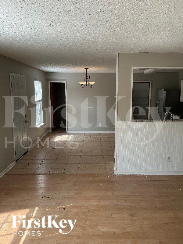 8636 Aylesworth Dr - Photo 2 of 10