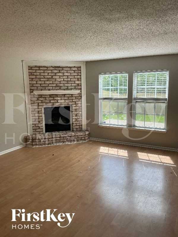 8636 Aylesworth Dr - Photo 3 of 10