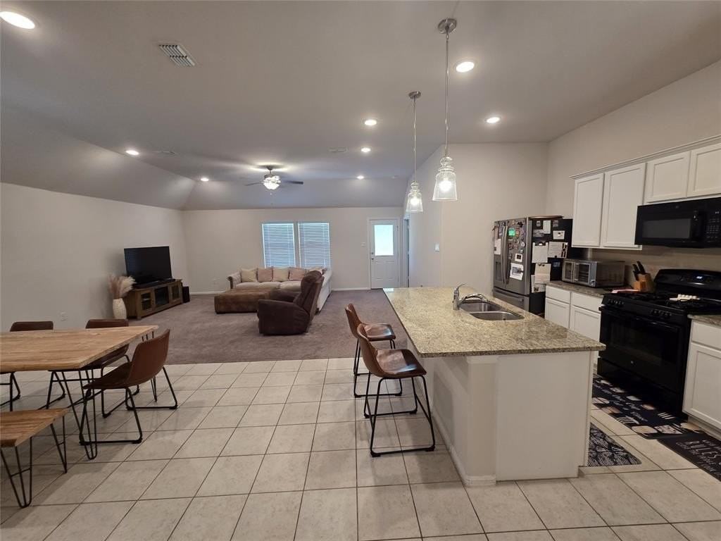 1512 Springtree Dr - Photo 4 of 17