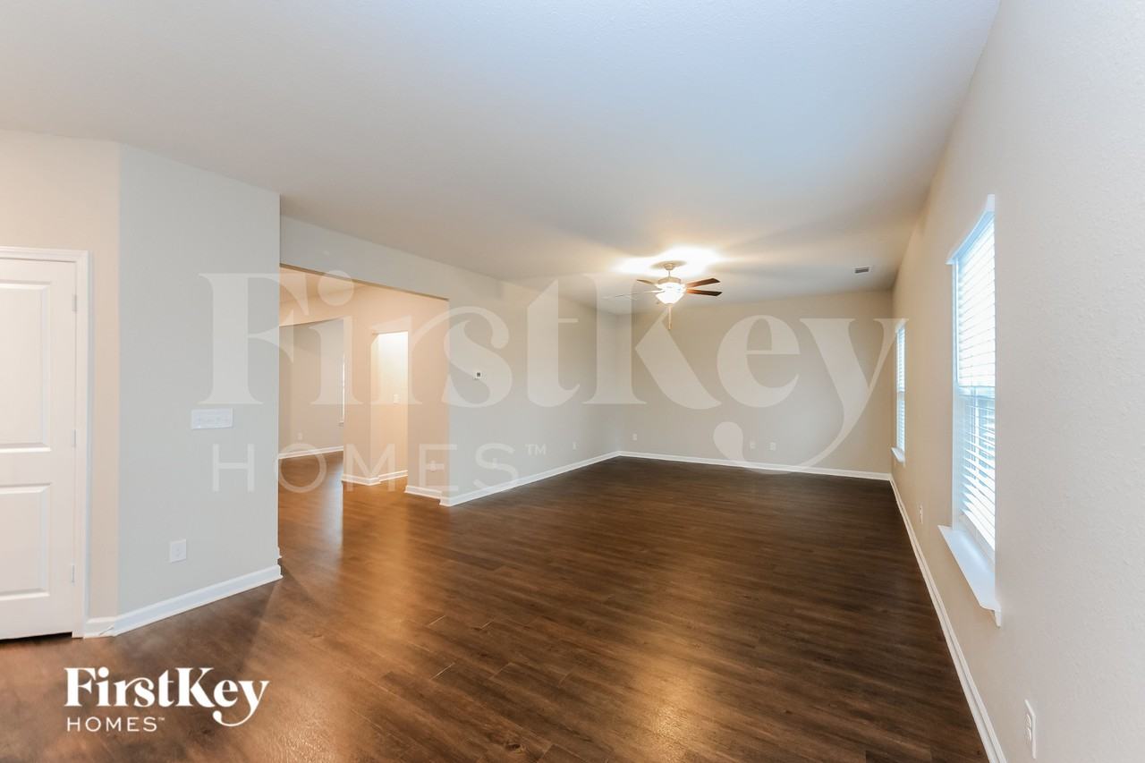 124 Innis Brook Cir - Photo 3 of 15