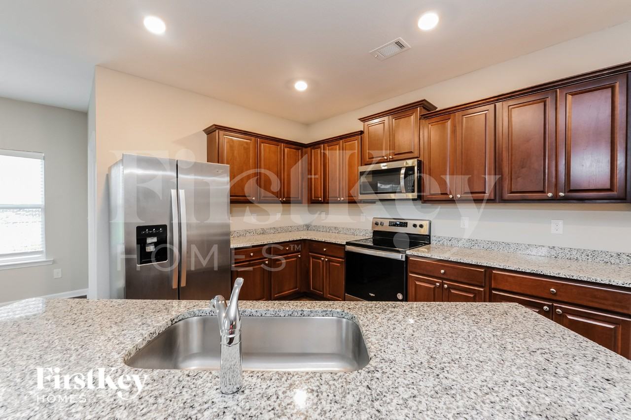124 Innis Brook Cir - Photo 5 of 15