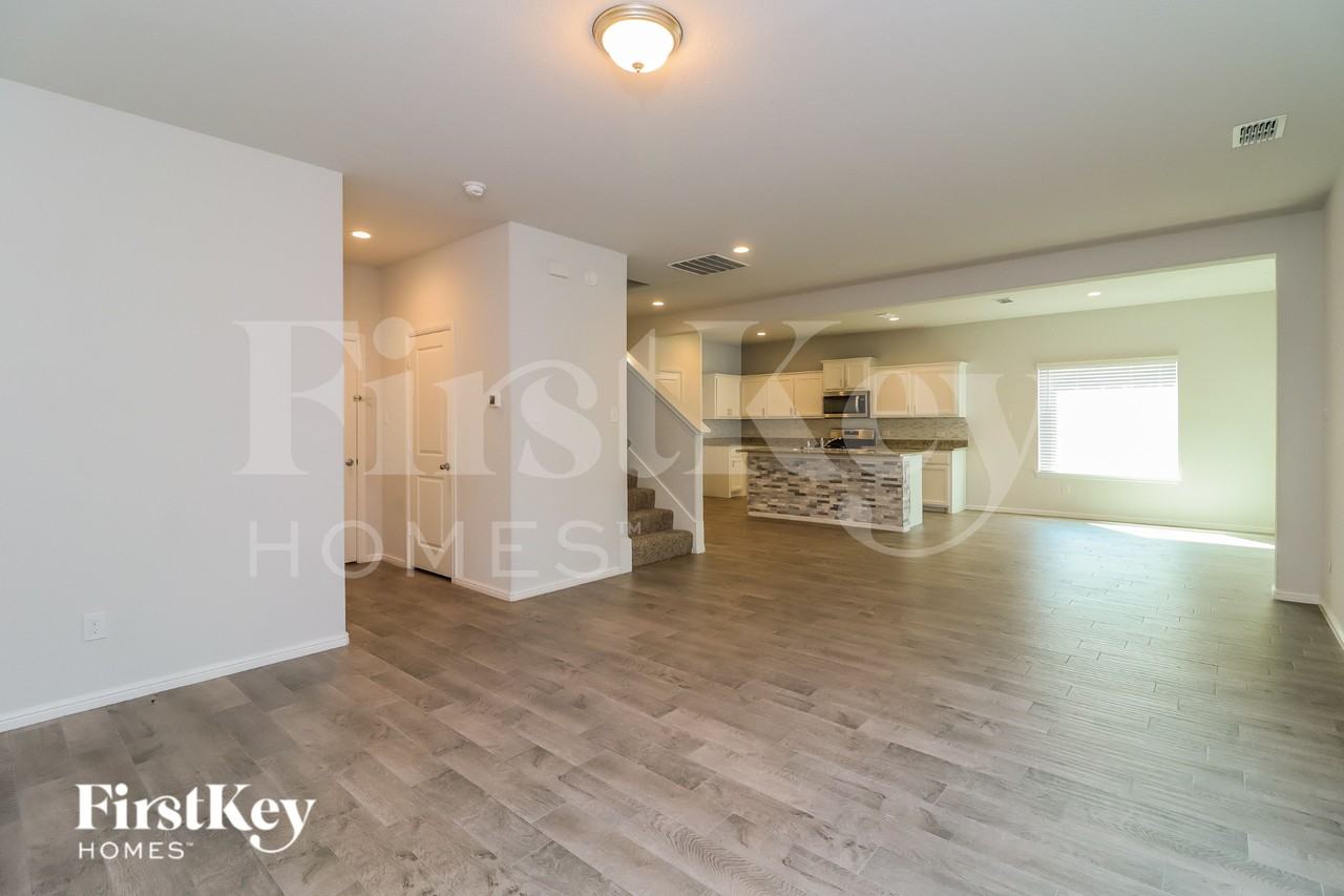 2212 Blythwood Trl - Photo 3 of 15