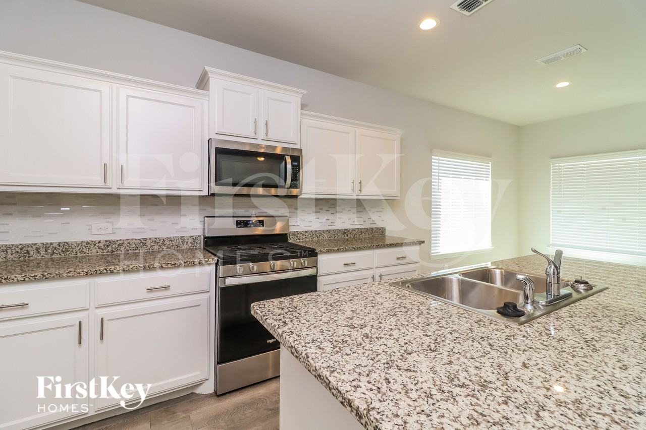 2212 Blythwood Trl - Photo 5 of 15