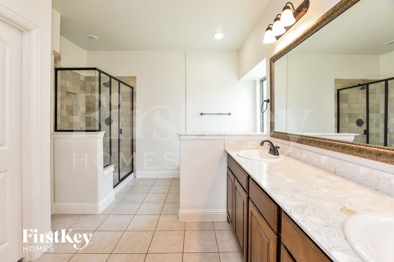 293 Arbury Dr - Photo 6 of 16