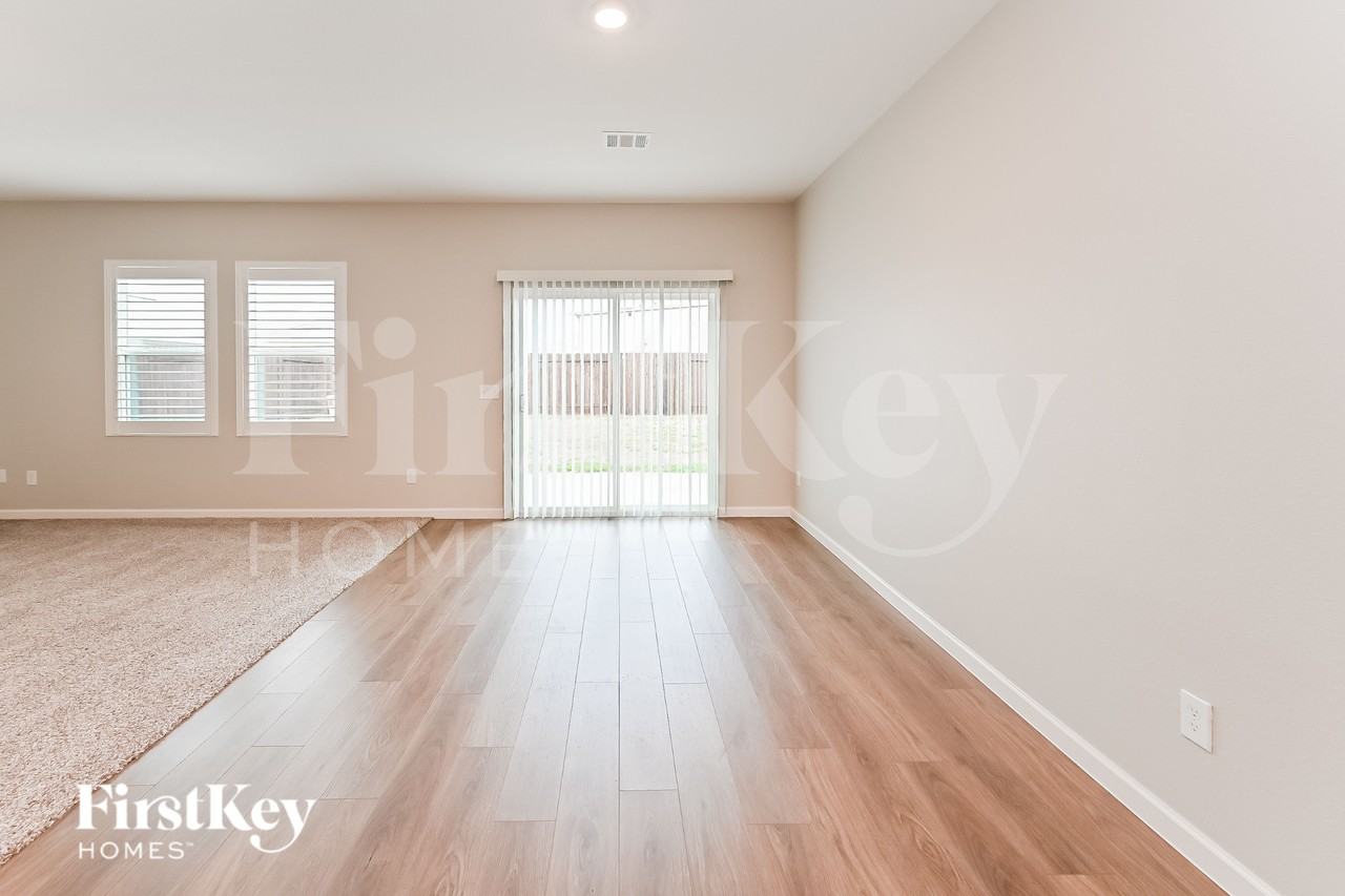 10080 Pappas Dr - Photo 2 of 19