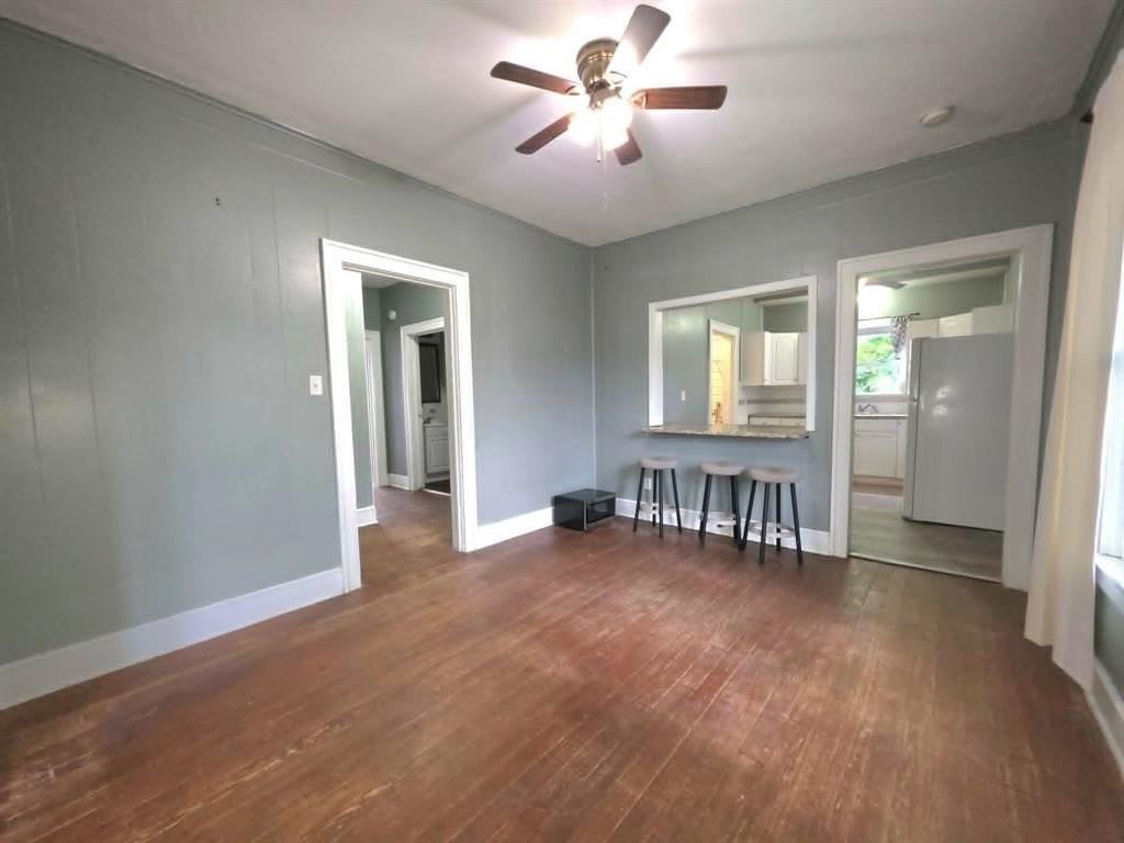 408 W Trinity St - Photo 5 of 26
