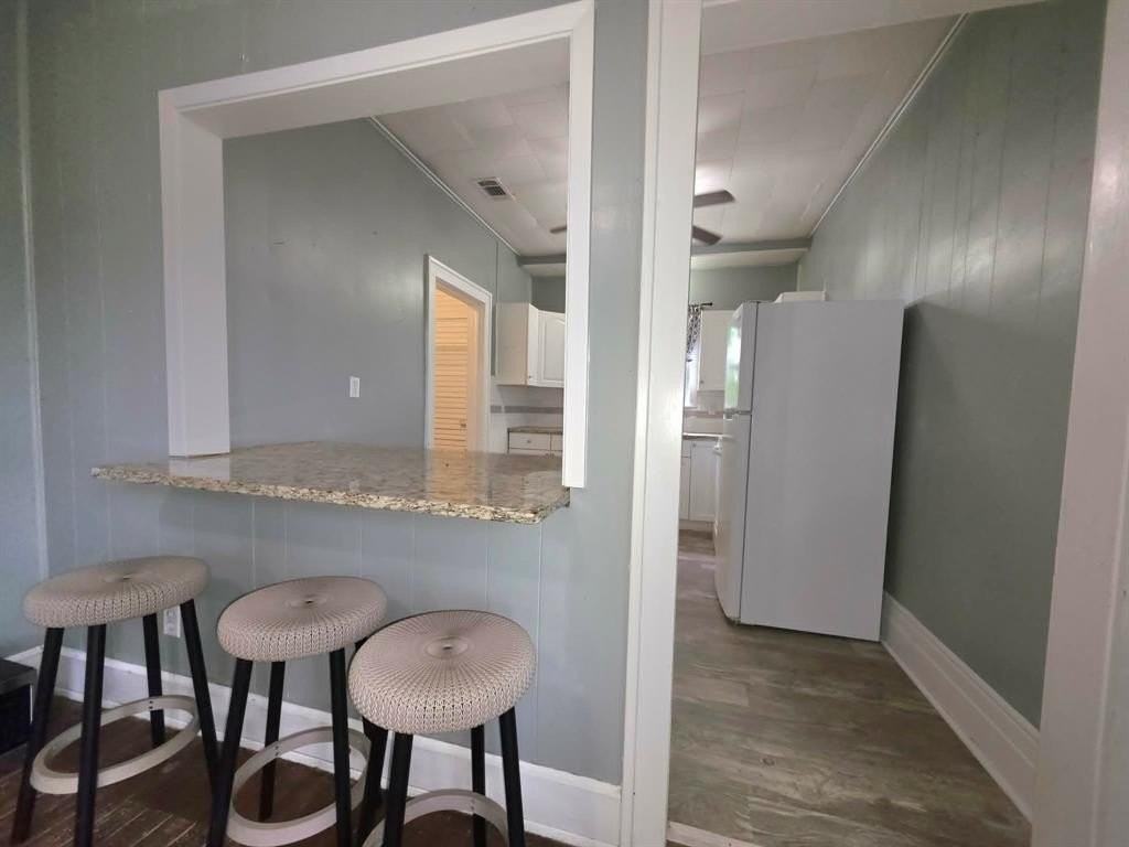 408 W Trinity St - Photo 6 of 26