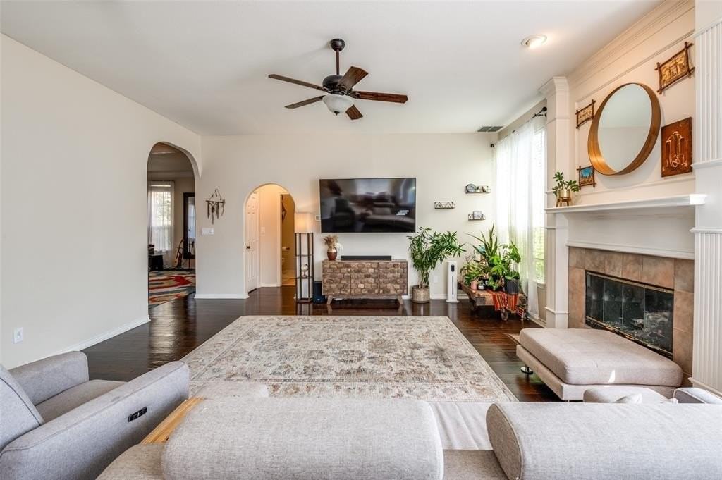 5900 Spring Hill Dr - Photo 2 of 16