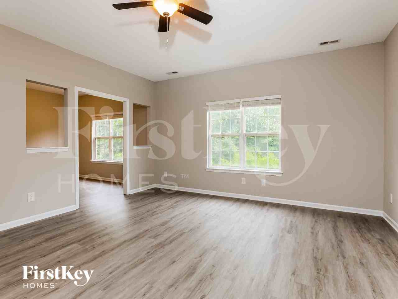 8319 Knapp Ct - Photo 3 of 18