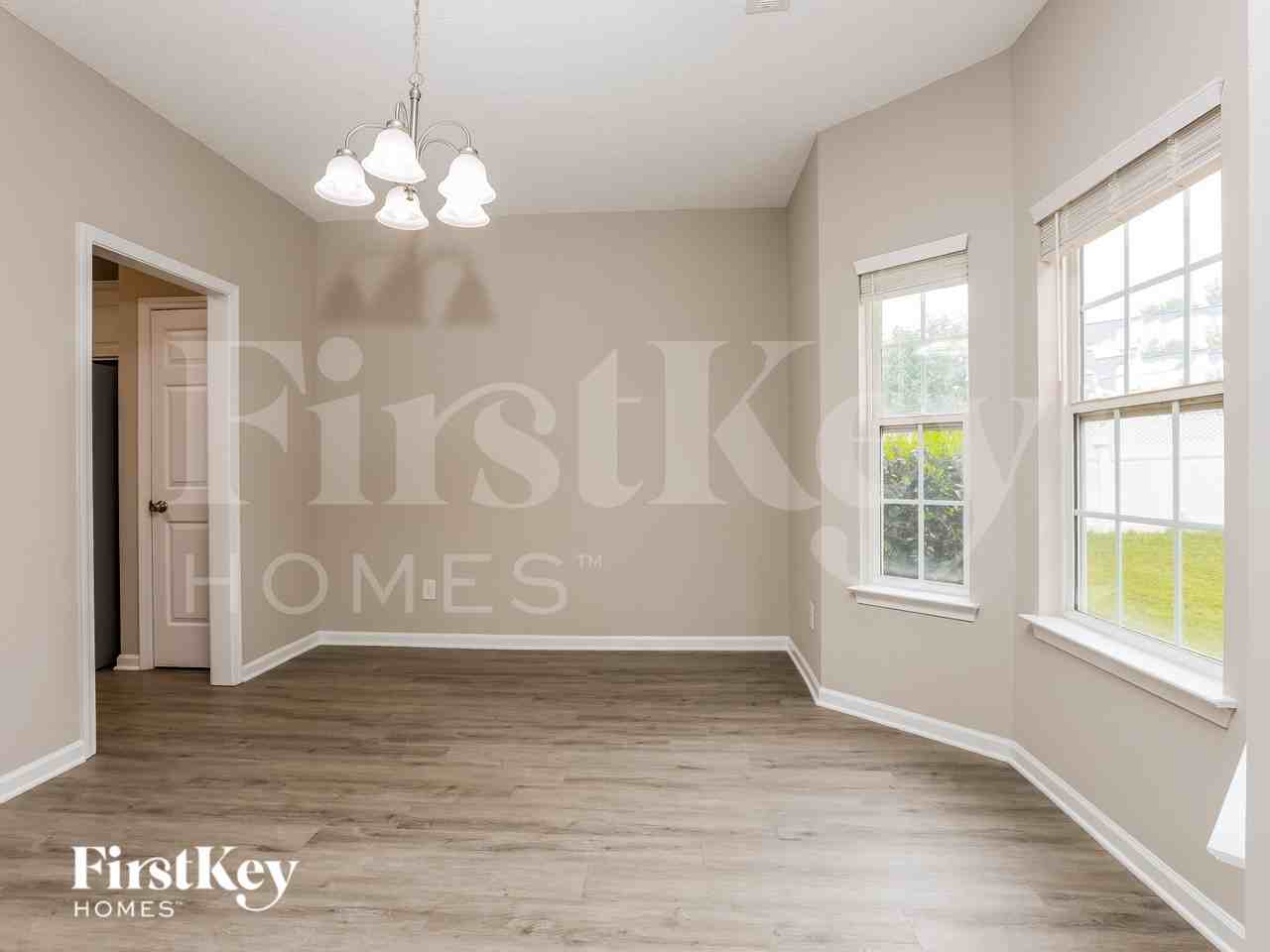 8319 Knapp Ct - Photo 6 of 18