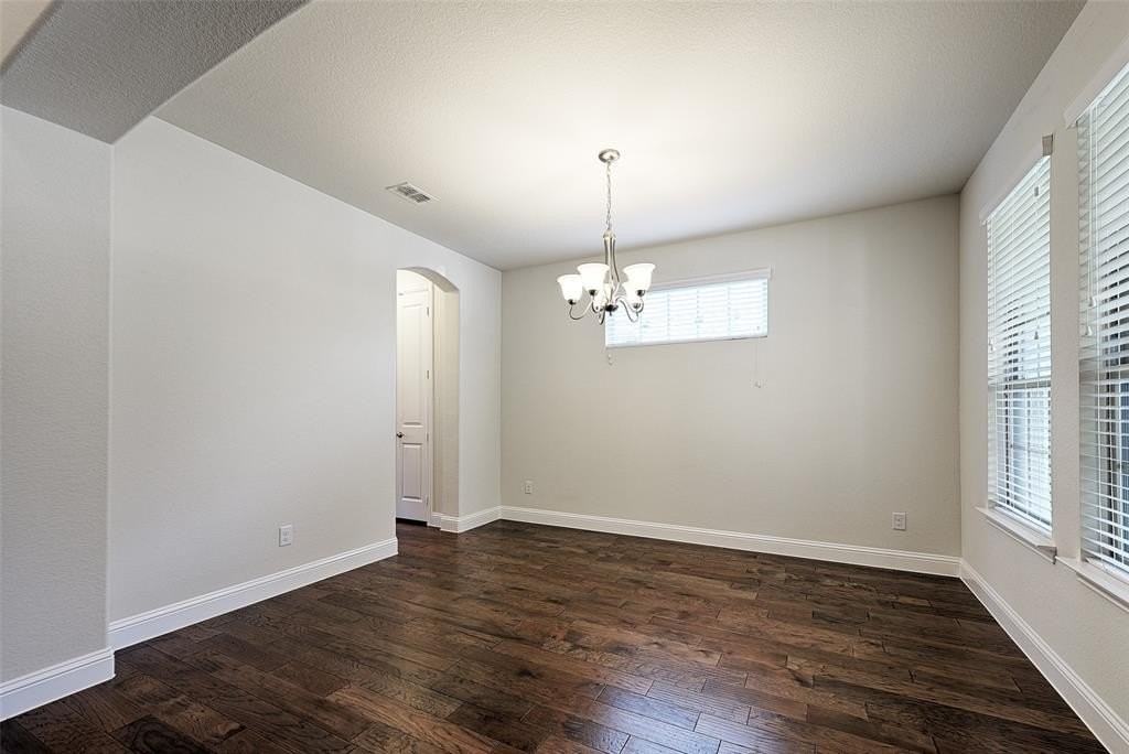 1208 Uplands Dr - Photo 4 of 38