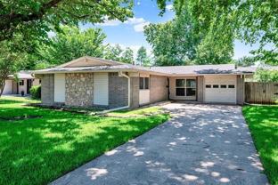 819 Kingswood Ave - Photo 1 of 1