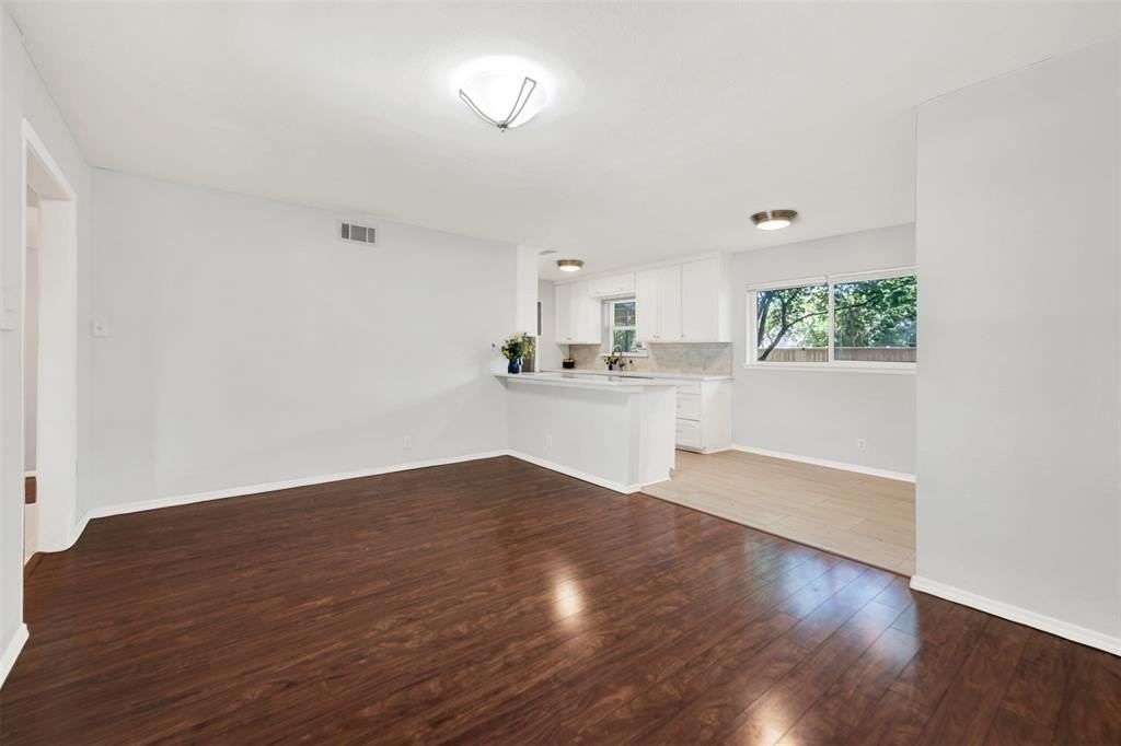 819 Kingswood Ave - Photo 7 of 31