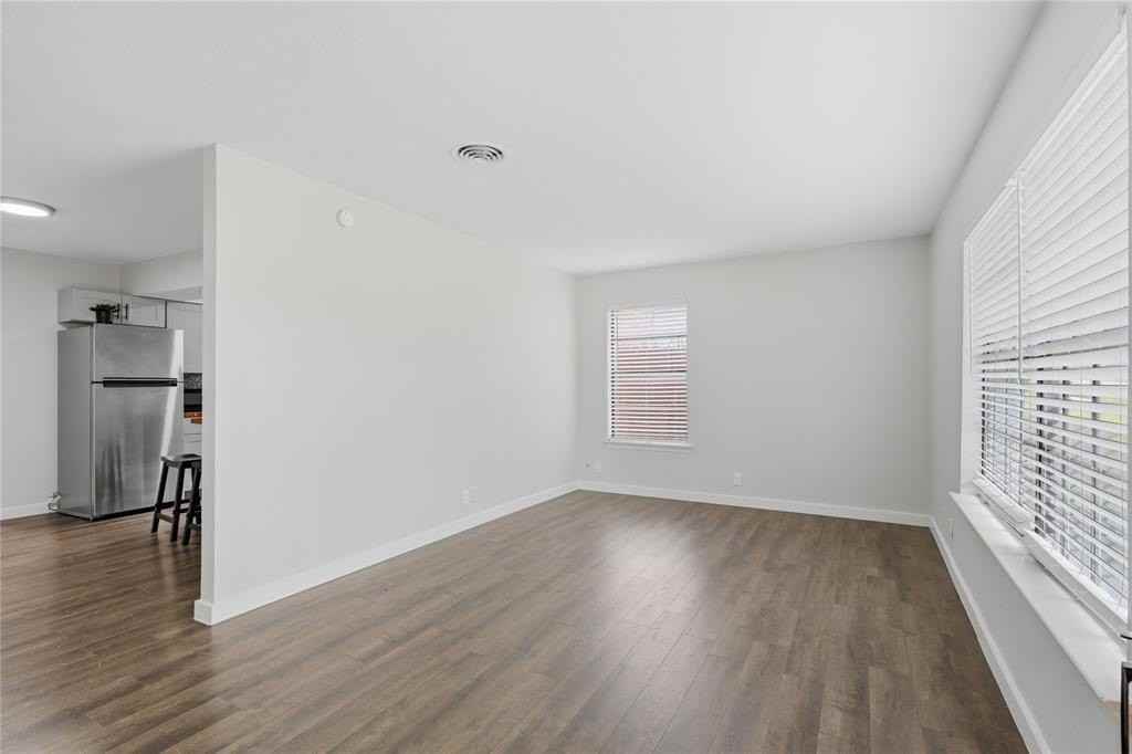 10805 Lake Gardens Dr - Photo 4 of 11