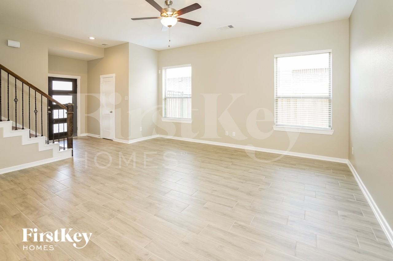 27005 Sofia Forest Dr - Photo 3 of 19