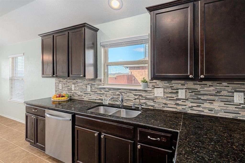 832 Cheyenne Dr - Photo 6 of 26