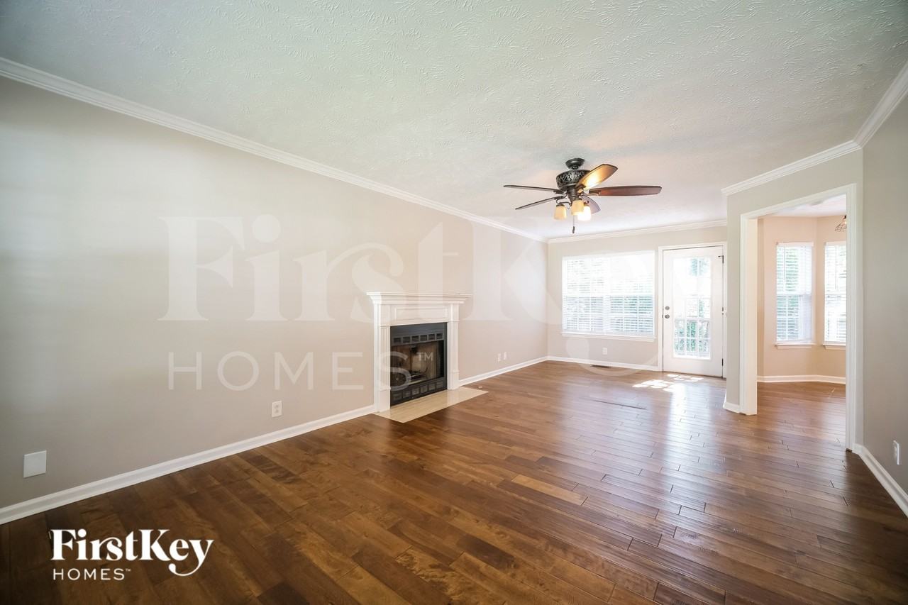 205 Cates Pl - Photo 2 of 18
