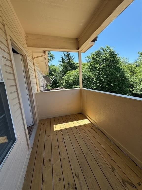 2108 Lakeforest Dr - Photo 5 of 17