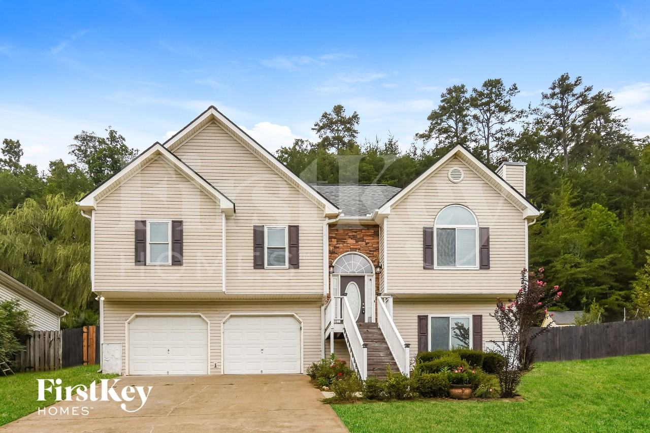 1064 Whispering Woods Dr - Photo 2 of 15