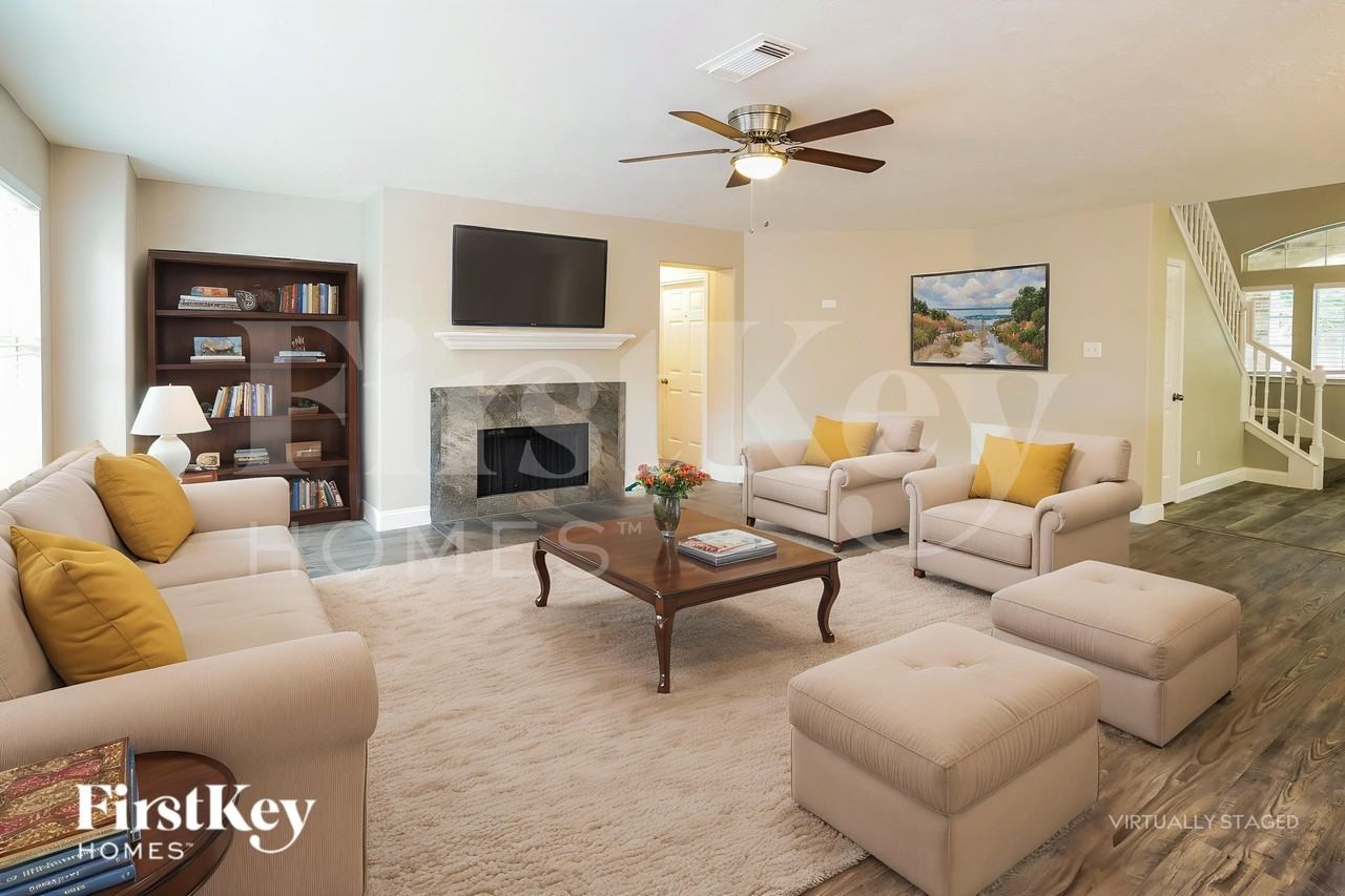28618 Hidden Cove Dr - Photo 4 of 19
