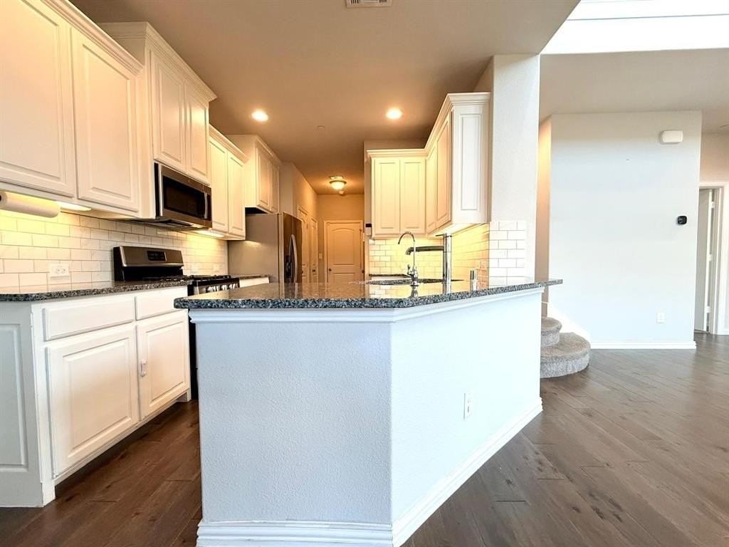 2201 Caniesto St - Photo 5 of 19