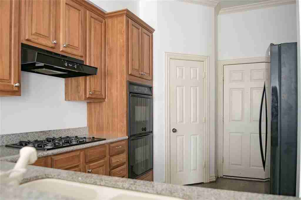 7 Stonebriar Ct - Photo 2 of 26