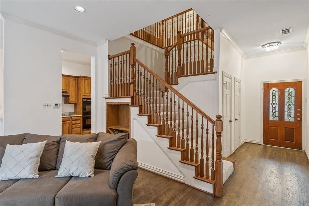7 Stonebriar Ct - Photo 3 of 26