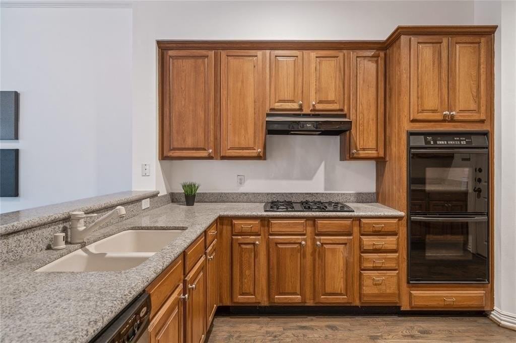 7 Stonebriar Ct - Photo 4 of 26